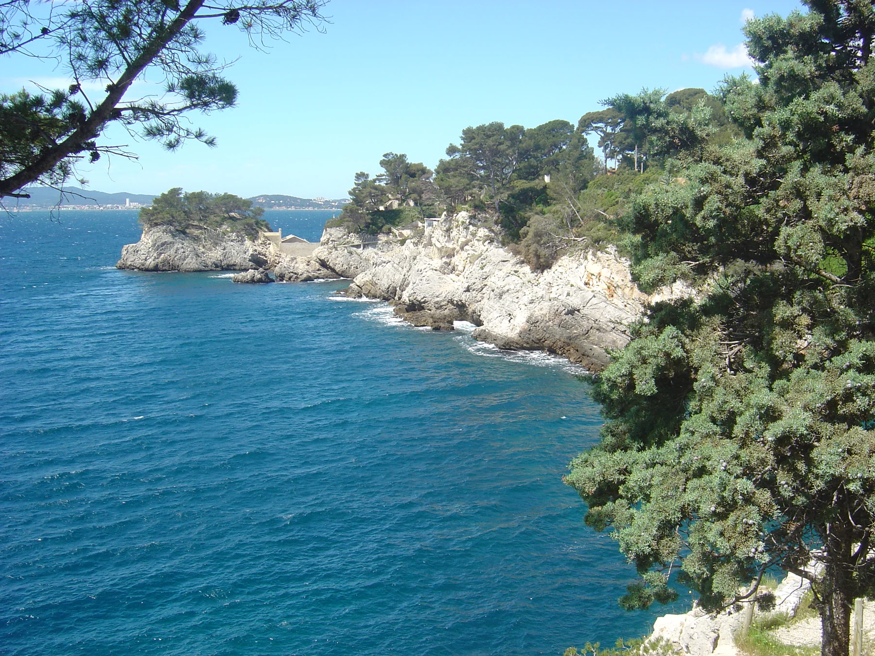 L’anse Méjean au Cap Brun, sur le littoral de Toulon